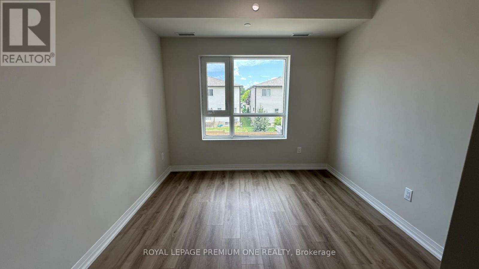 220 - 50 Herrick Avenue, St. Catharines, Ontario L2P 2T9 - Photo 23 - X12552482