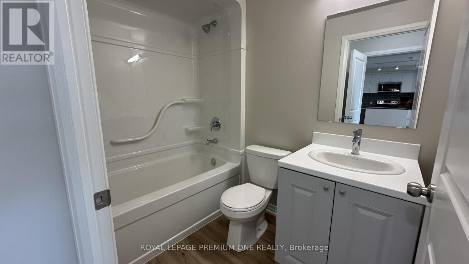 220 - 50 Herrick Avenue, St. Catharines, Ontario L2P 2T9 - Photo 25 - X12552482