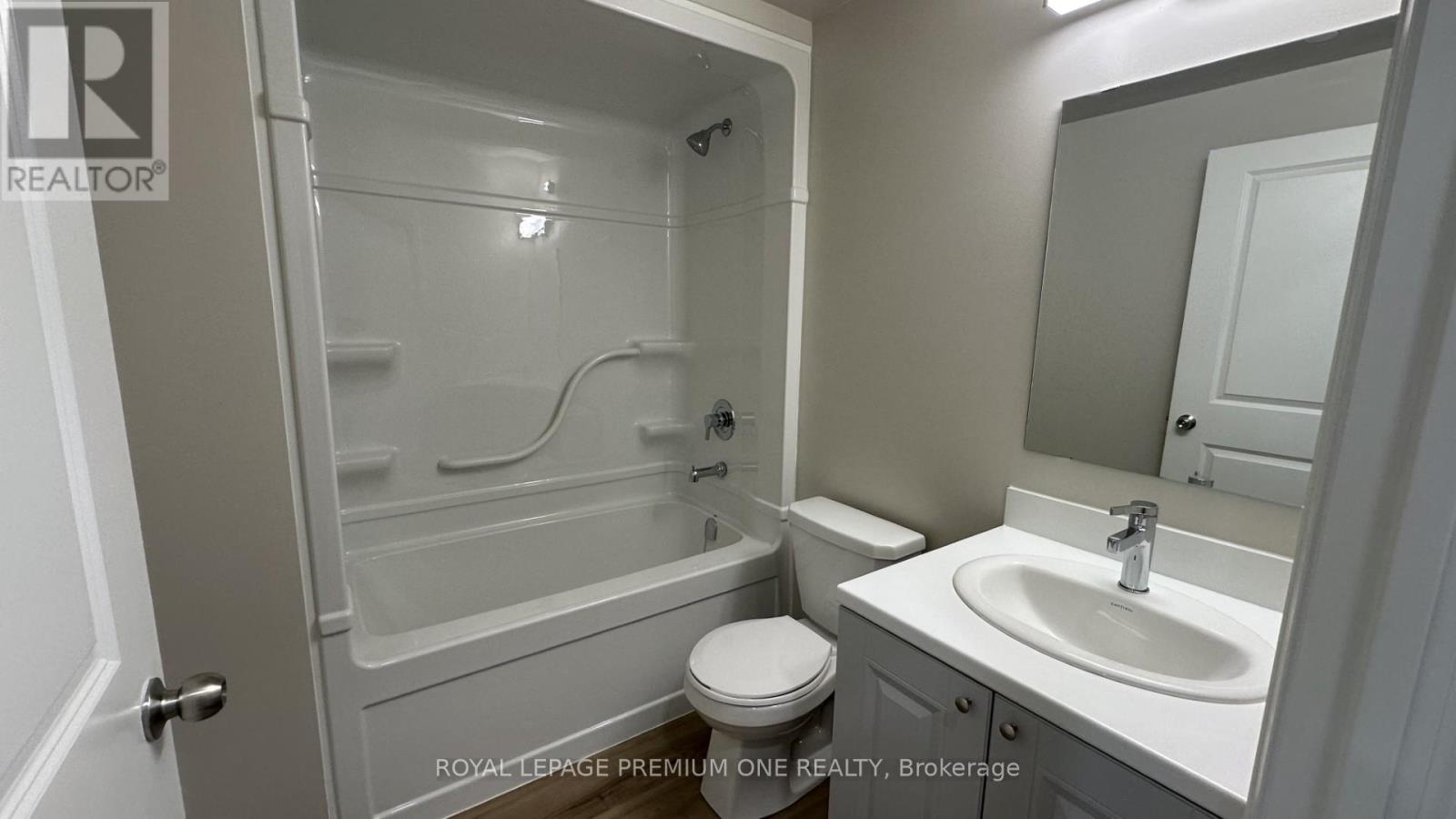 220 - 50 Herrick Avenue, St. Catharines, Ontario L2P 2T9 - Photo 29 - X12552482