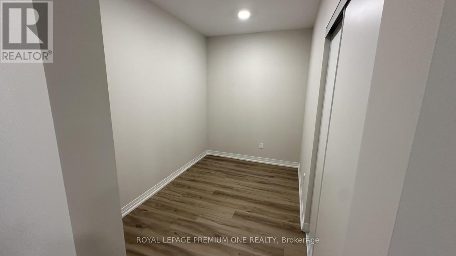 220 - 50 Herrick Avenue, St. Catharines, Ontario L2P 2T9 - Photo 8 - X12552482