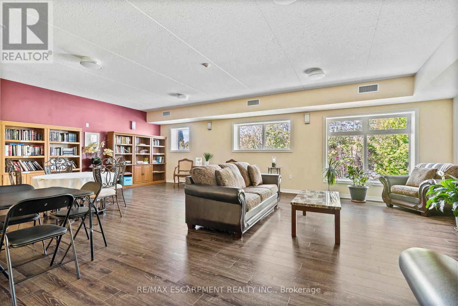 213 - 4644 Pettit Avenue, Niagara Falls, Ontario  L2E 0B4 - Photo 38 - X12552498