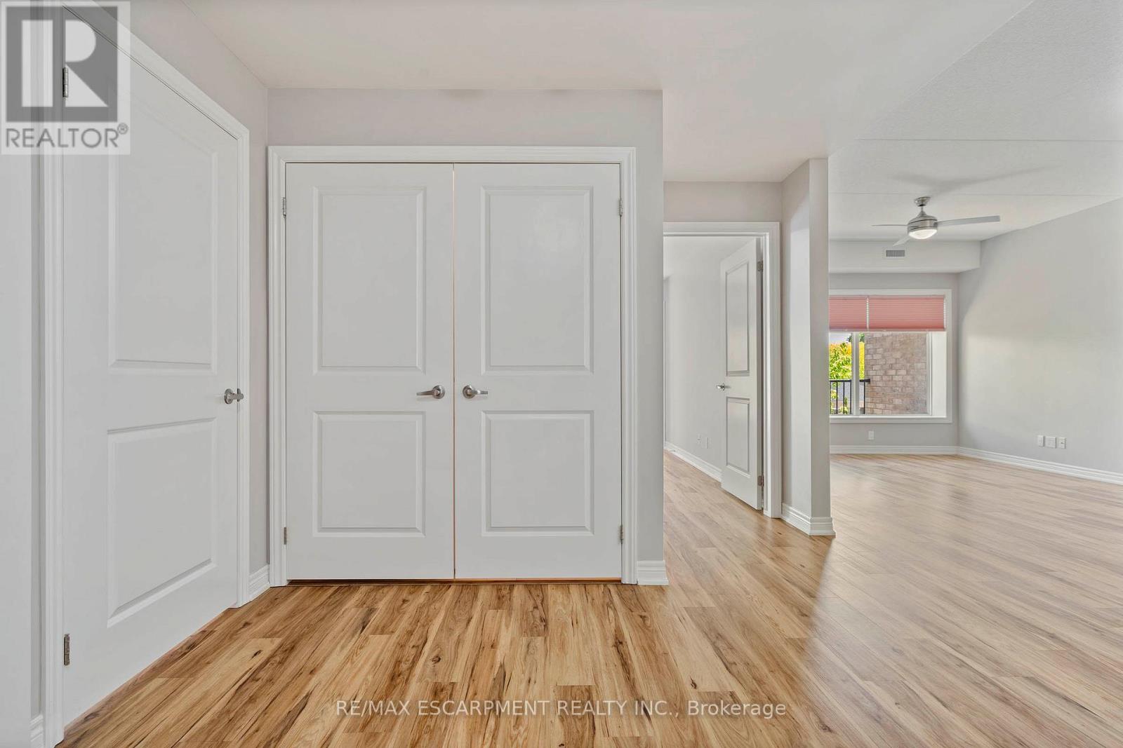 213 - 4644 Pettit Avenue, Niagara Falls, Ontario  L2E 0B4 - Photo 5 - X12552498