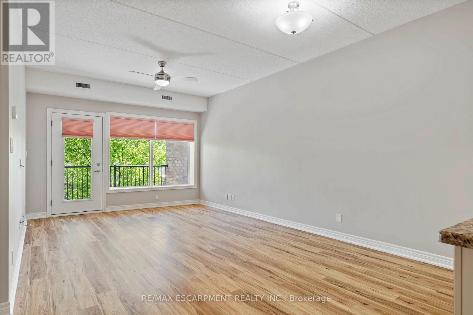 213 - 4644 Pettit Avenue, Niagara Falls, Ontario  L2E 0B4 - Photo 8 - X12552498