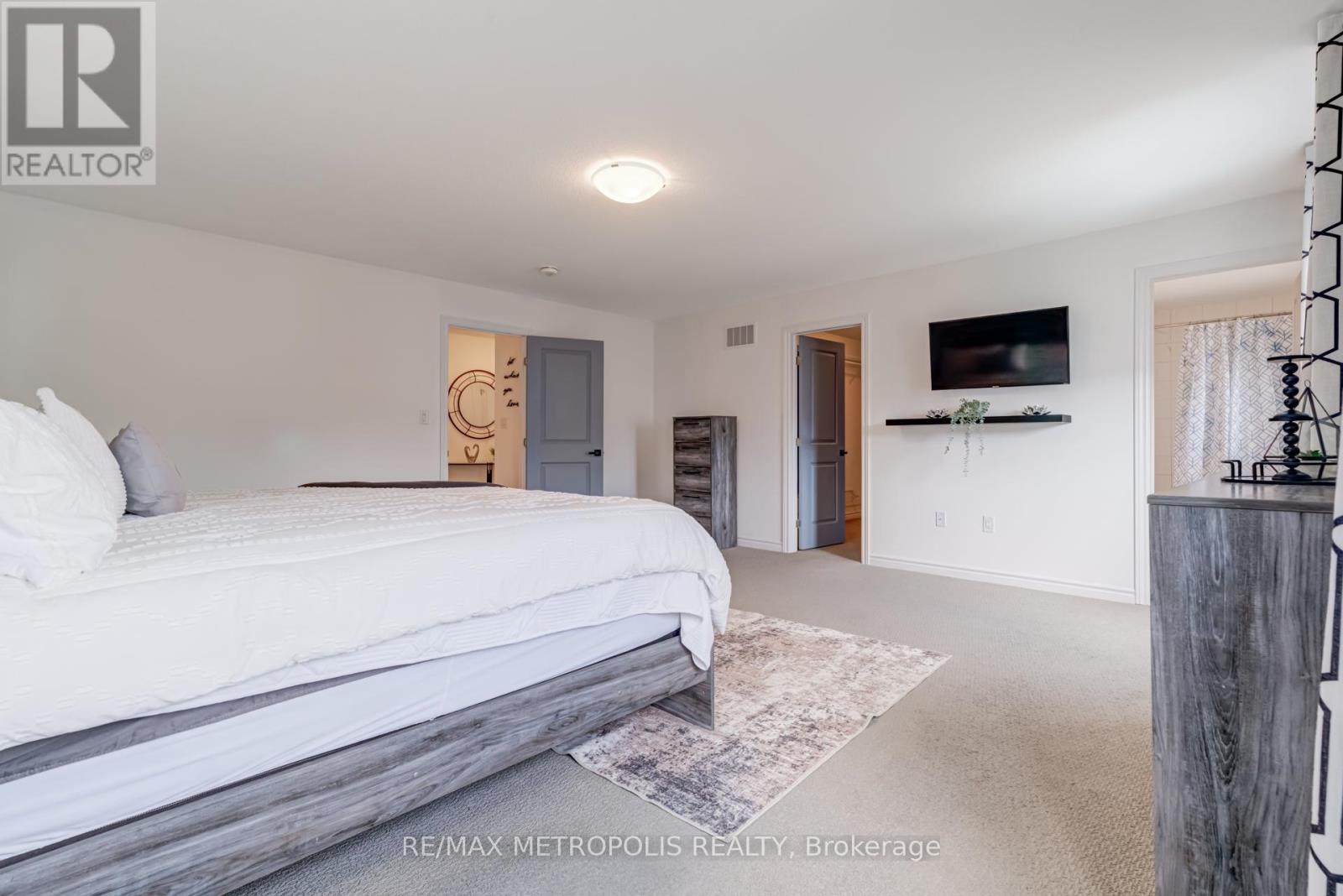 177 Longboat Run W, Brantford, Ontario  N3T 0T1 - Photo 18 - X12552554