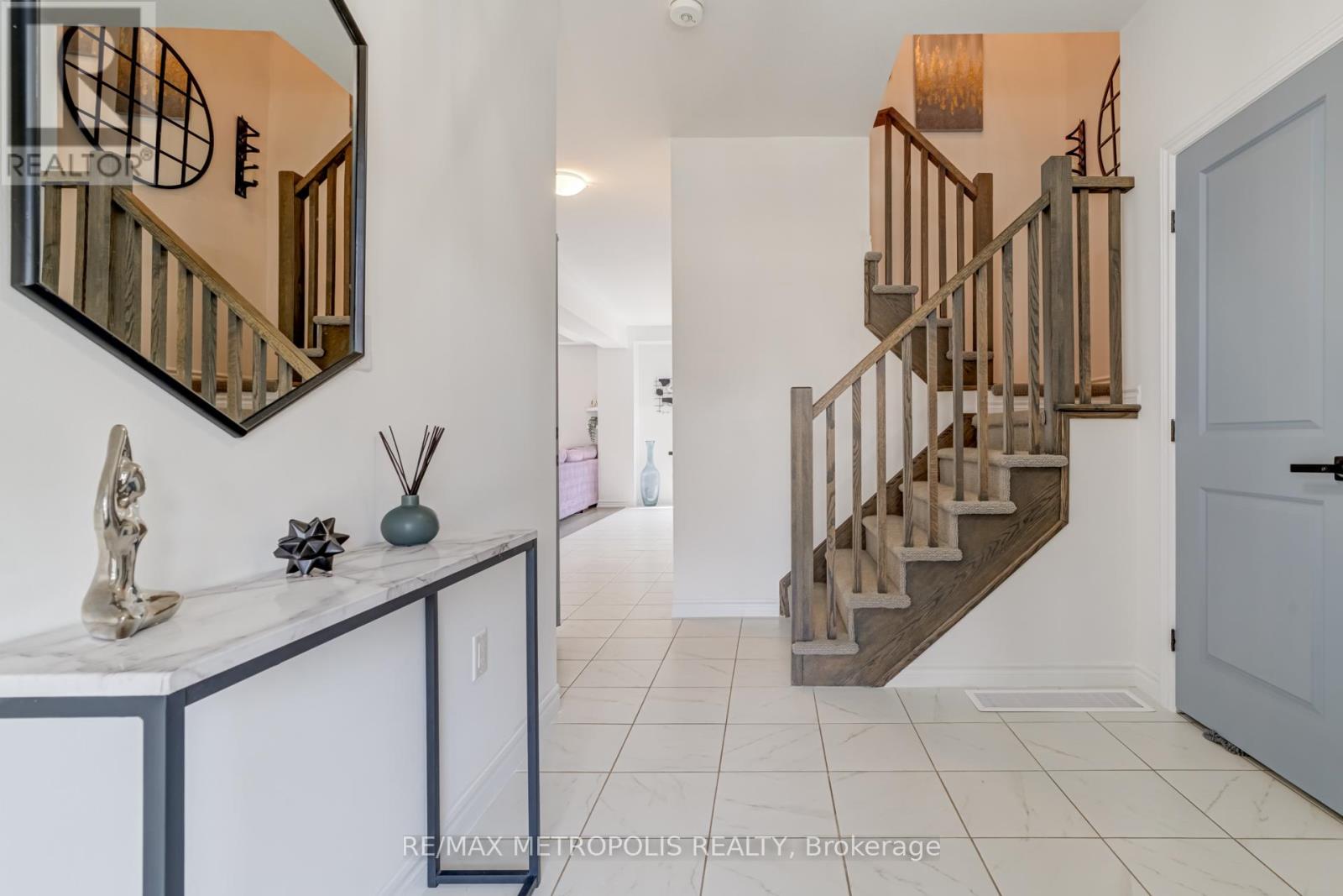 177 Longboat Run W, Brantford, Ontario  N3T 0T1 - Photo 5 - X12552554