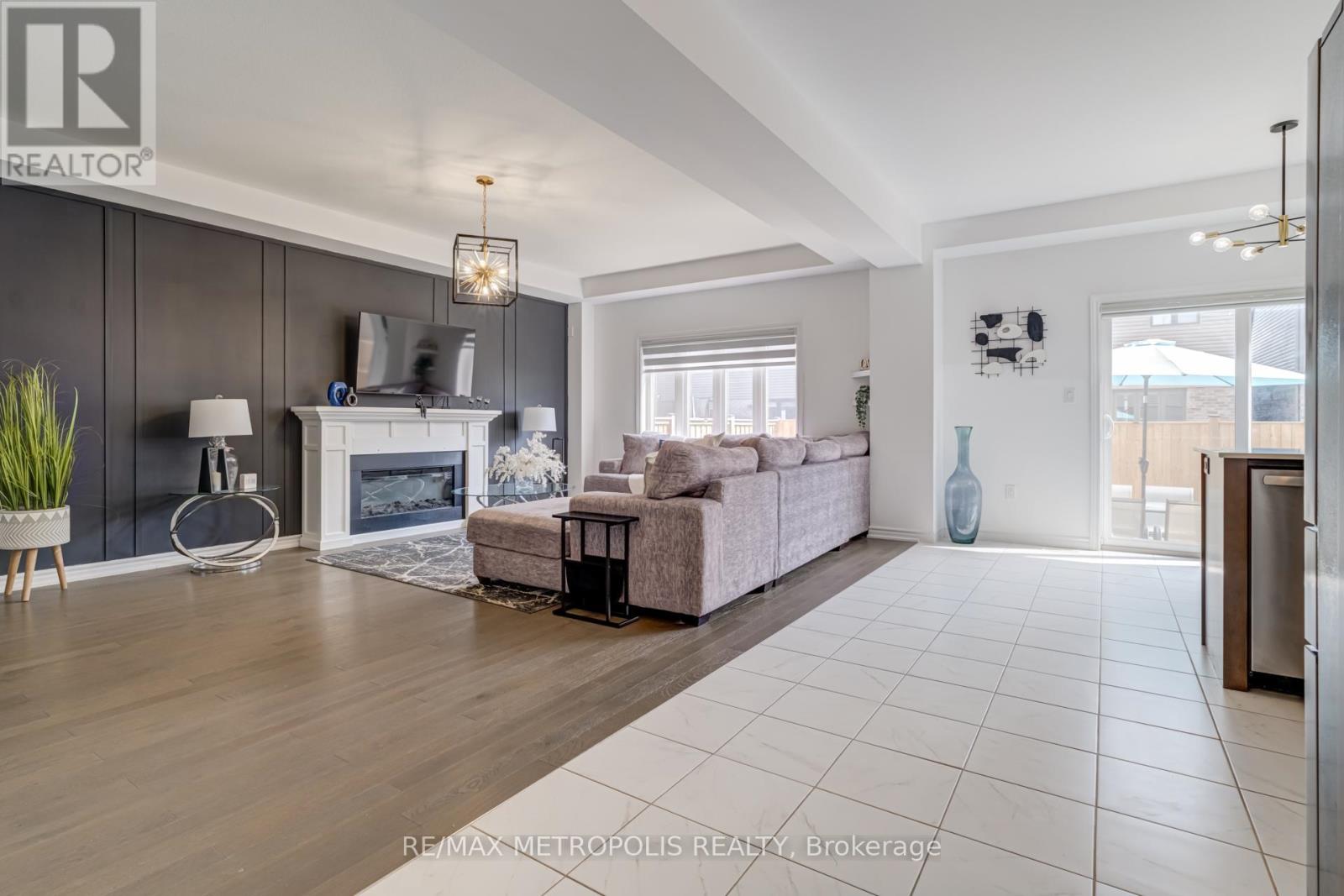 177 Longboat Run W, Brantford, Ontario  N3T 0T1 - Photo 6 - X12552554