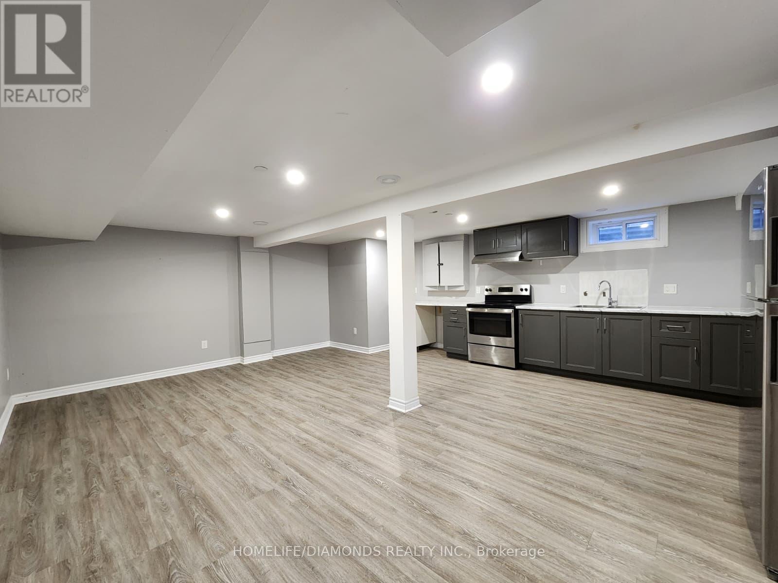 Lower - 5 Calcott Court, Thorold, Ontario  L2V 4J9 - Photo 2 - X12548888