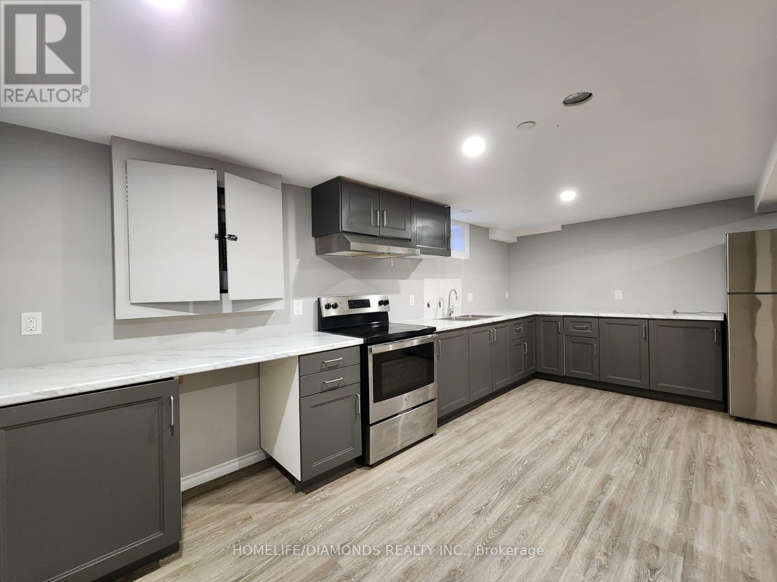 Lower - 5 Calcott Court, Thorold, Ontario  L2V 4J9 - Photo 3 - X12548888