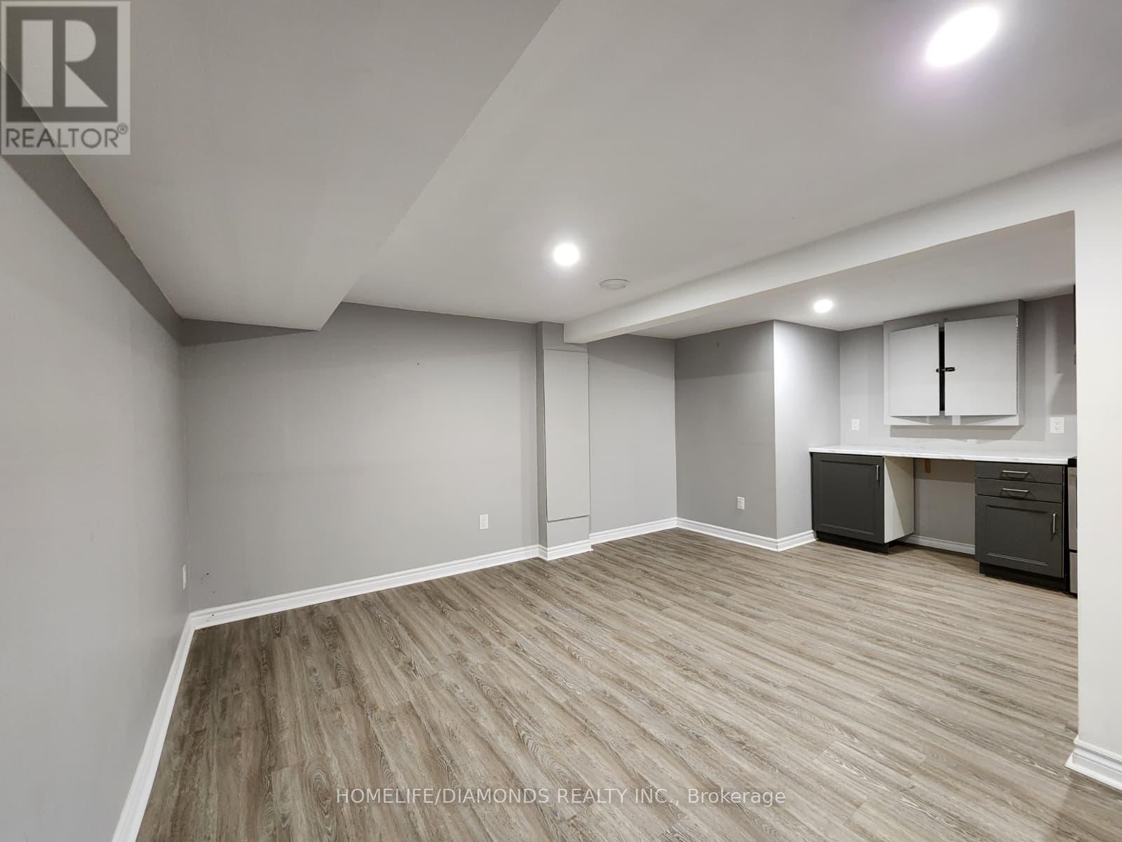 Lower - 5 Calcott Court, Thorold, Ontario  L2V 4J9 - Photo 5 - X12548888