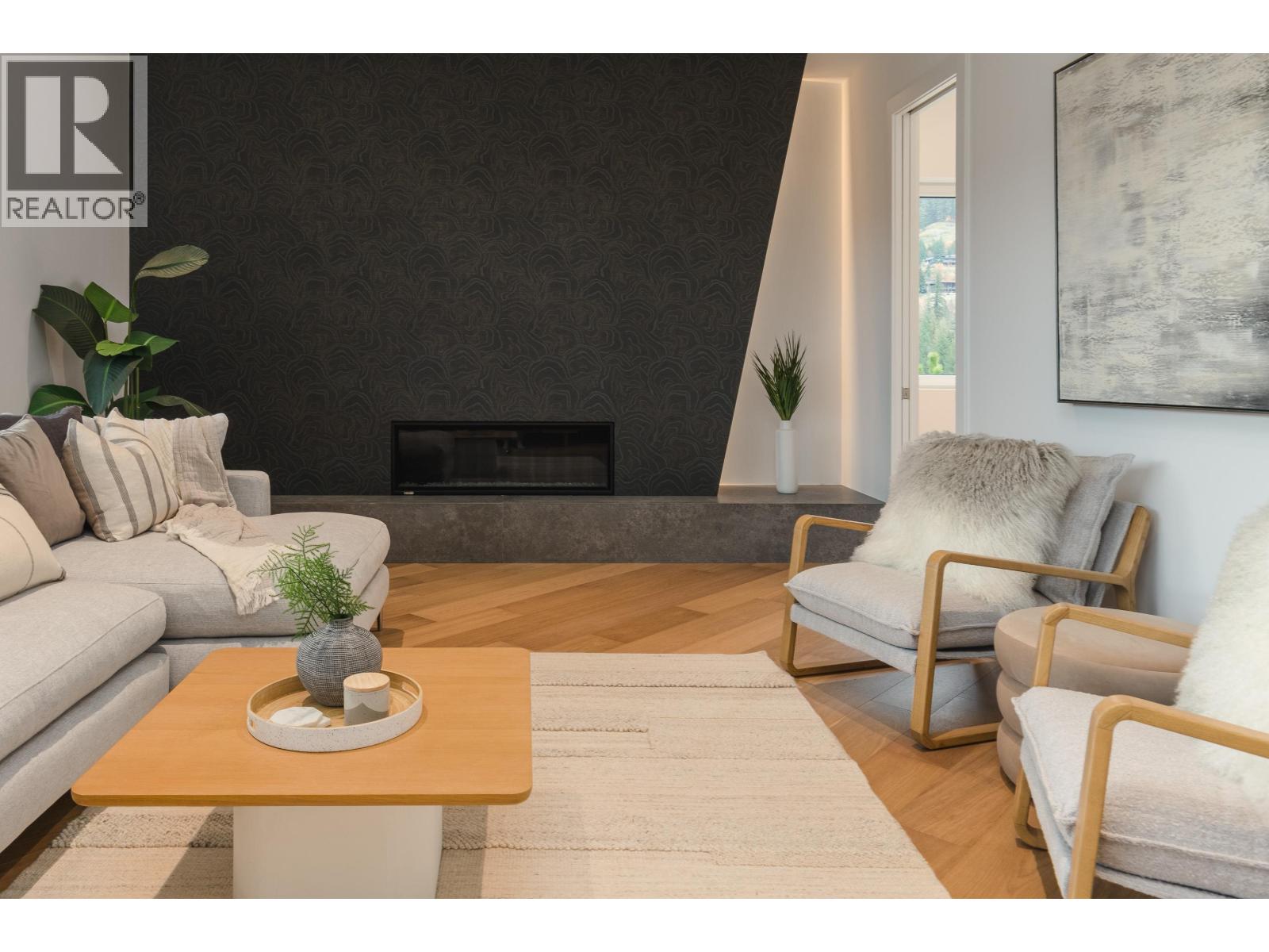 1780 Pinewood Drive, Pemberton, British Columbia  V0N 2L3 - Photo 10 - R3067965