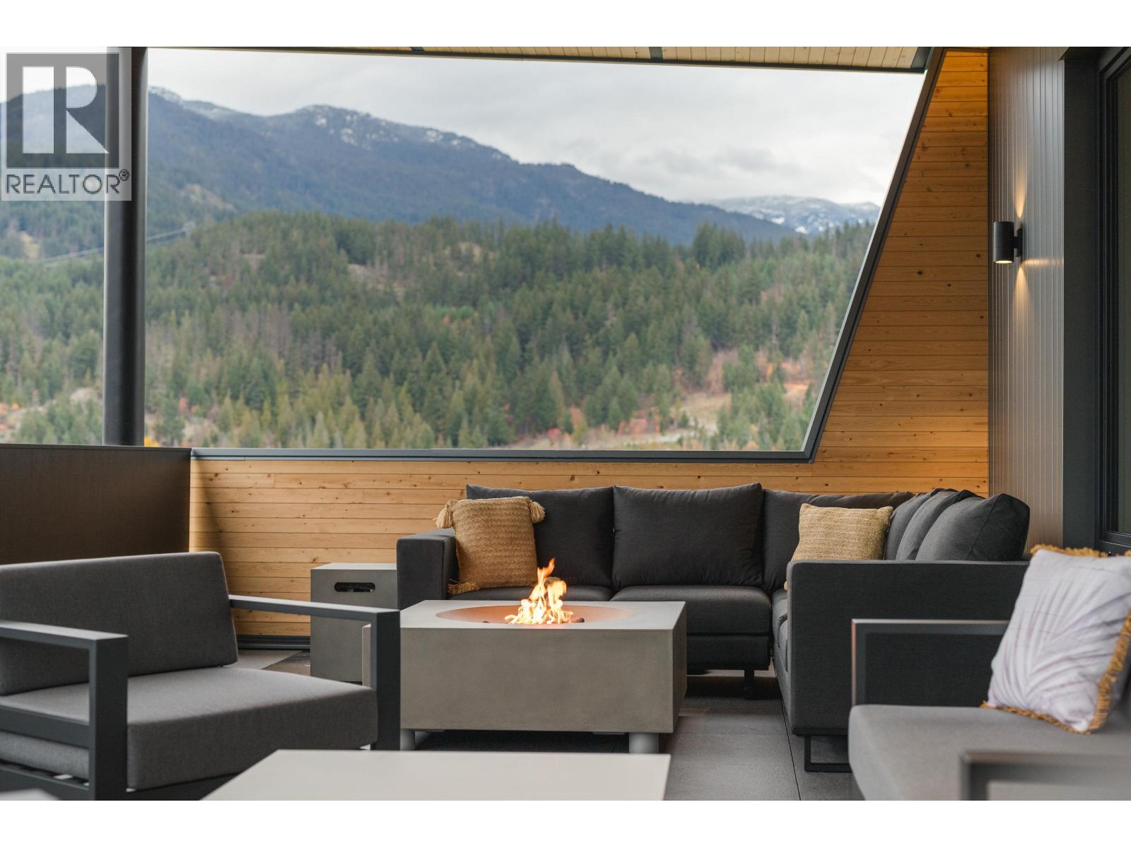 1780 Pinewood Drive, Pemberton, British Columbia  V0N 2L3 - Photo 18 - R3067965