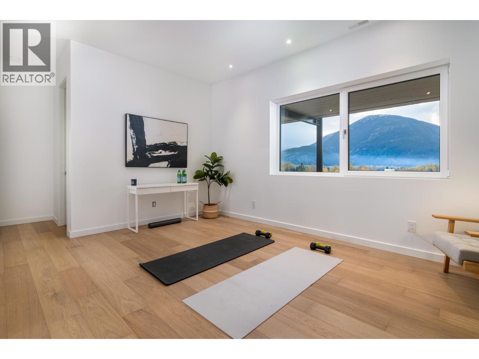 1780 Pinewood Drive, Pemberton, British Columbia  V0N 2L3 - Photo 29 - R3067965