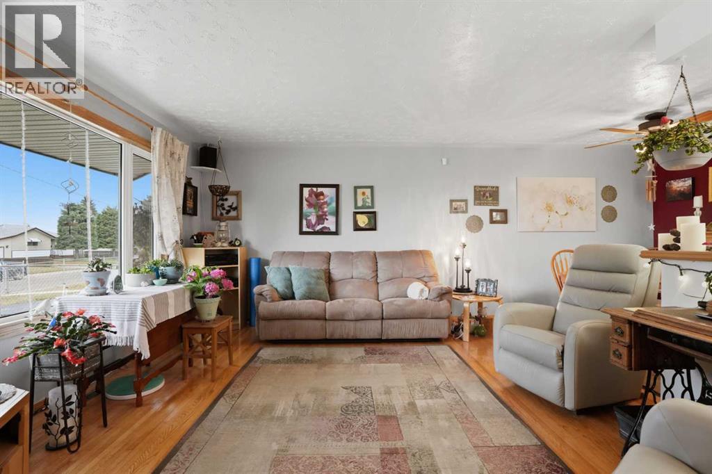 4501 Fordham Crescent Se, Calgary, Alberta  T2A 2A2 - Photo 5 - A2270370