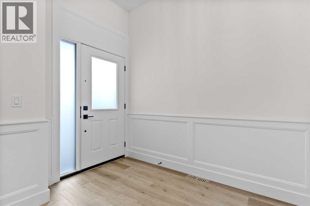 716 Mandalay Avenue, Carstairs, Alberta  T0M 0N0 - Photo 5 - A2254899