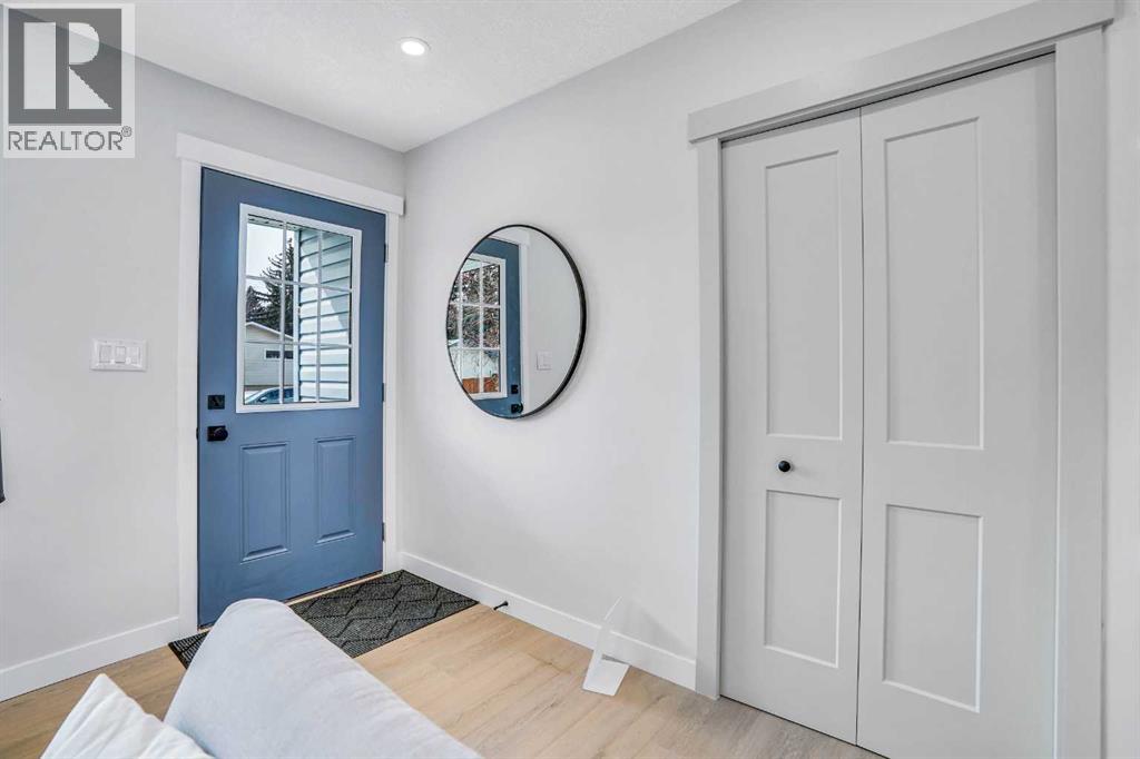 146 Springwood Drive Sw, Calgary, Alberta  T2W 0K5 - Photo 3 - A2265176