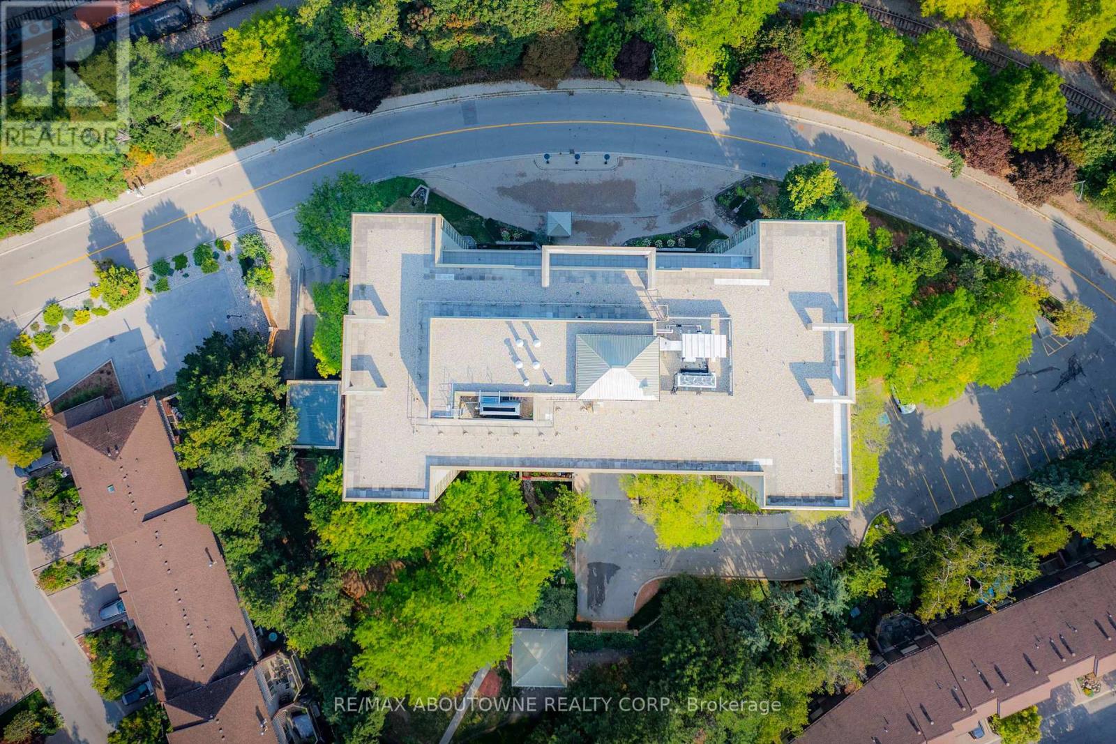 903 - 1110 Walden Circle, Mississauga, Ontario L5J 4R3 - Photo 2 - W12540338