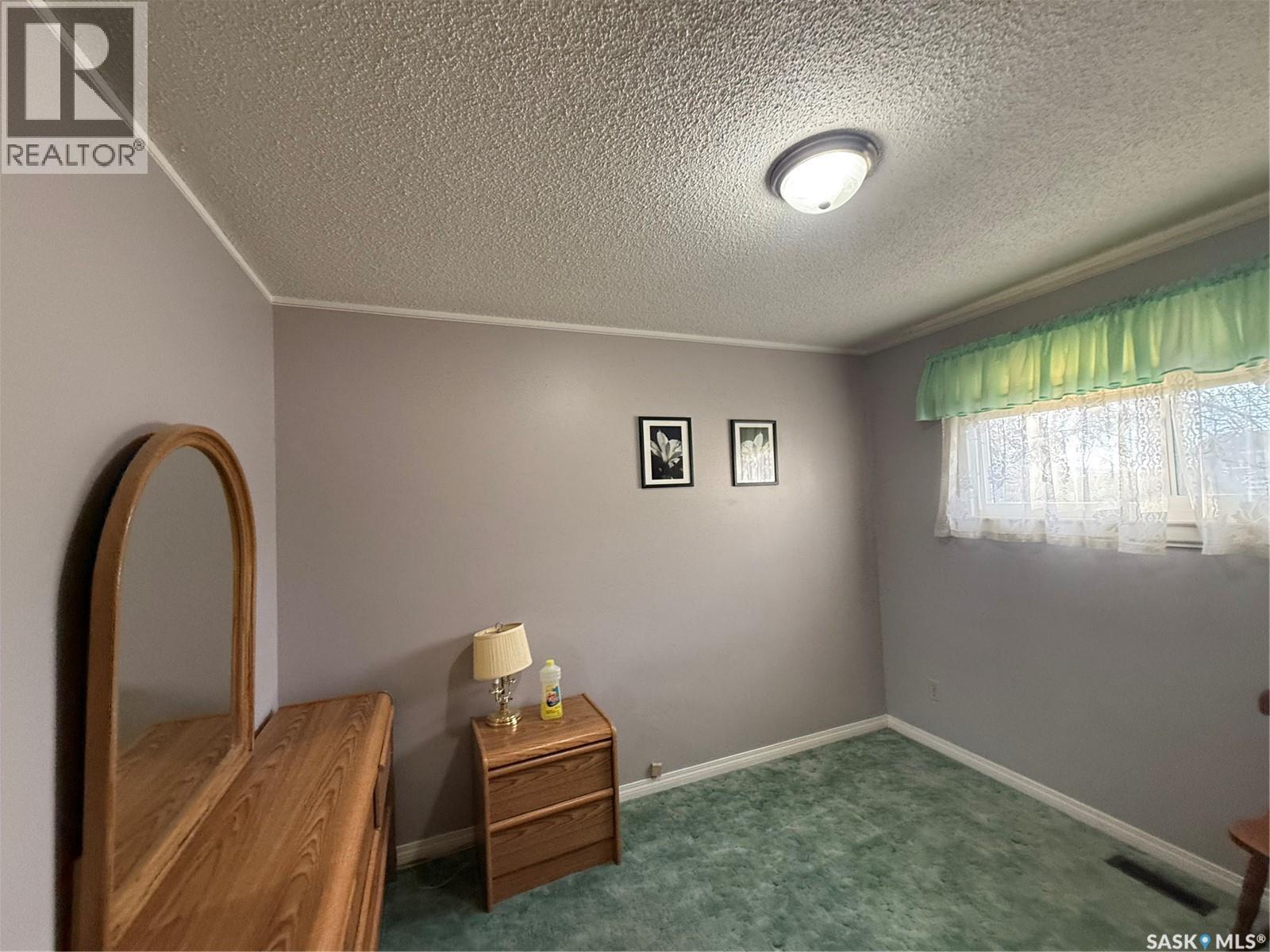 516 6th Avenue E, Assiniboia, Saskatchewan  S0H 0B0 - Photo 10 - SK024180