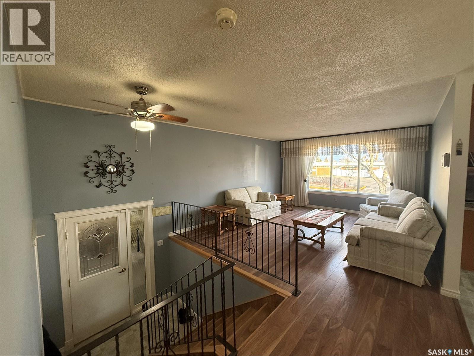 516 6th Avenue E, Assiniboia, Saskatchewan  S0H 0B0 - Photo 4 - SK024180