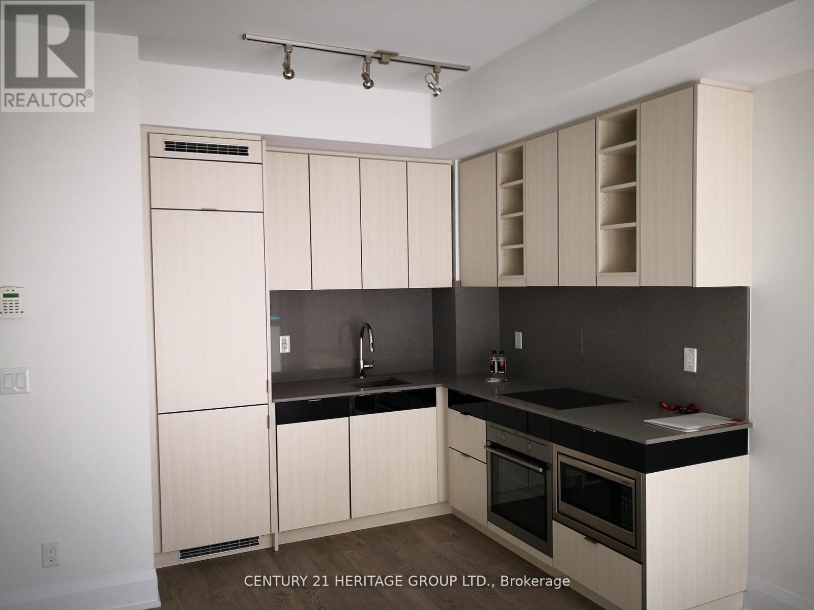 1008 - 101 Erskine Avenue, Toronto, Ontario  M4P 1Y5 - Photo 4 - C12552656