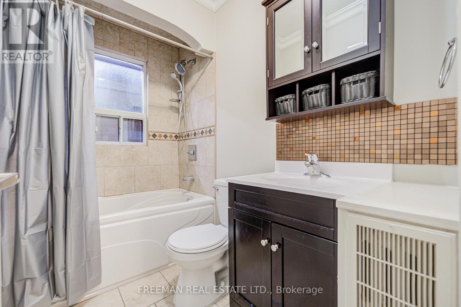 2nd Fl - 723 Euclid Avenue, Toronto, Ontario  M6G 2V1 - Photo 17 - C12552678