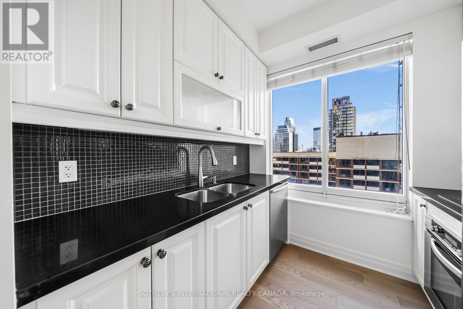 2006 - 35 Balmuto Street, Toronto, Ontario  M4Y 0A3 - Photo 16 - C12552690