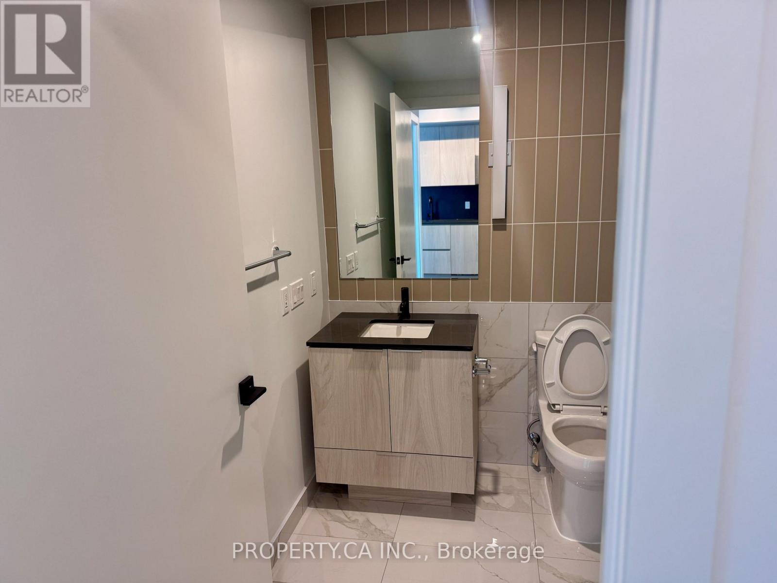 2704 - 327 King Street W, Toronto, Ontario  M5V 1J5 - Photo 6 - C12552692