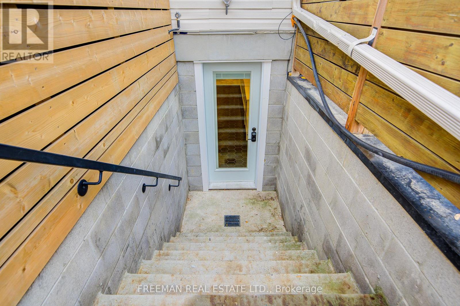 Bsmt - 470 Grace Street, Toronto, Ontario  M6G 3A9 - Photo 16 - C12552718