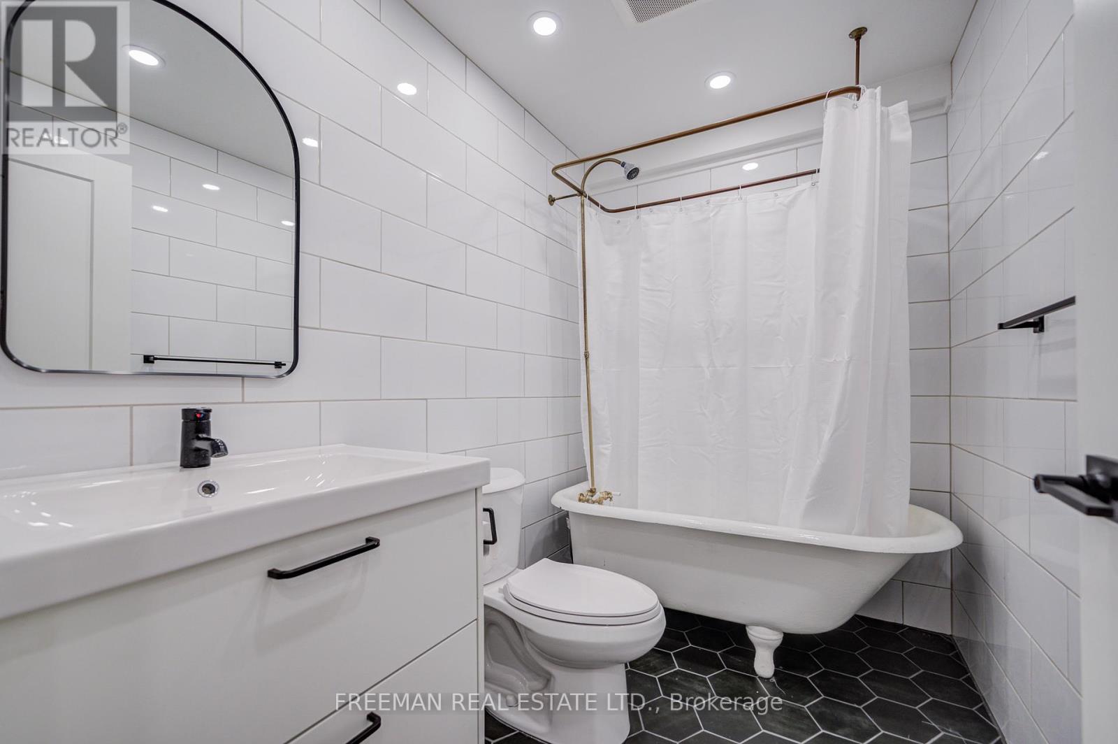 Bsmt - 470 Grace Street, Toronto, Ontario  M6G 3A9 - Photo 33 - C12552718