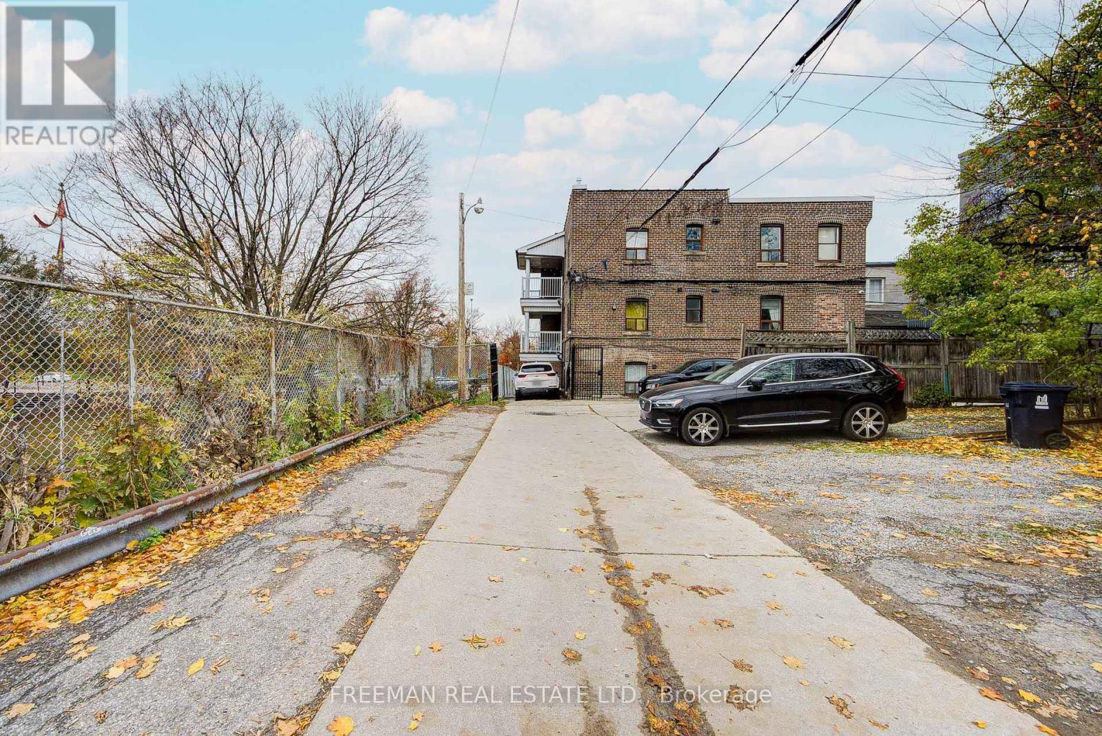 Bsmt - 470 Grace Street, Toronto, Ontario  M6G 3A9 - Photo 9 - C12552718