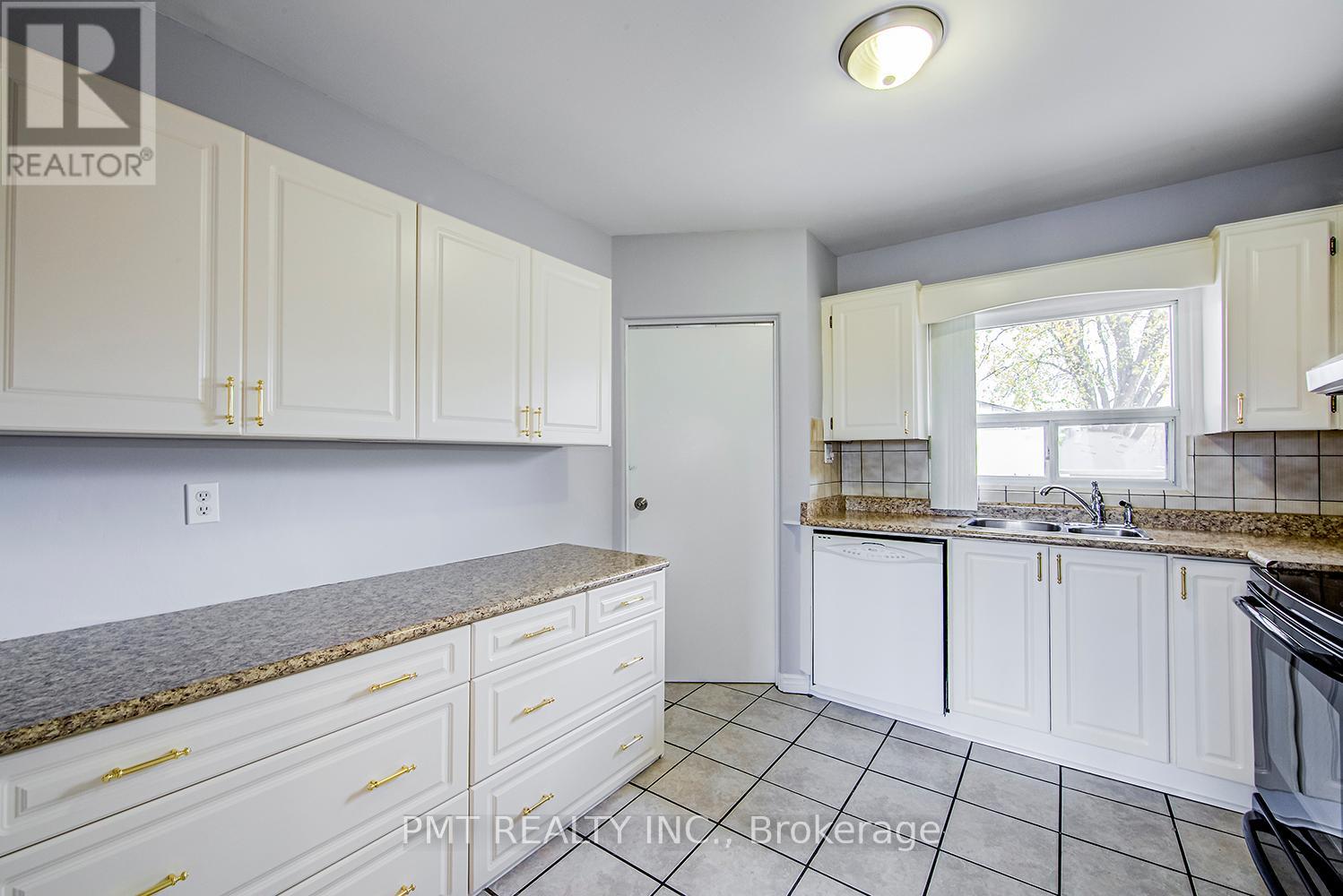 Main - 11 Bellefontaine Street, Toronto, Ontario  M1S 1J6 - Photo 9 - E12552714