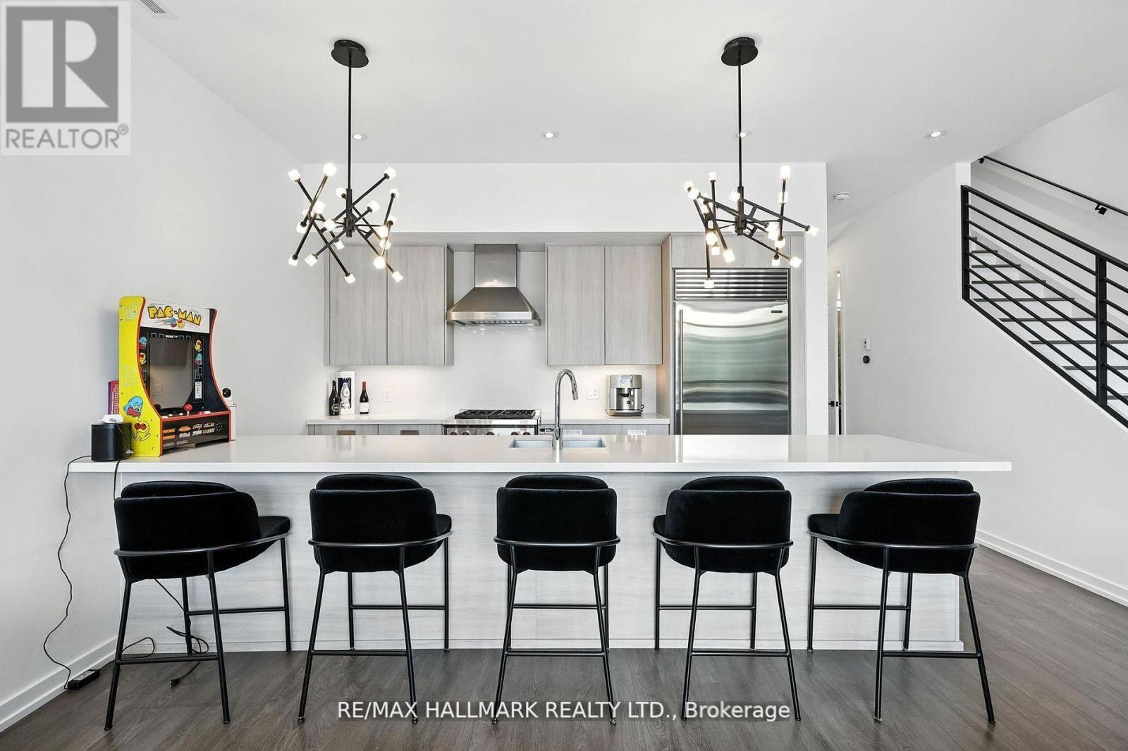 3658 Ferretti Court E, Innisfil, Ontario  L9S 0N6 - Photo 7 - N12552684