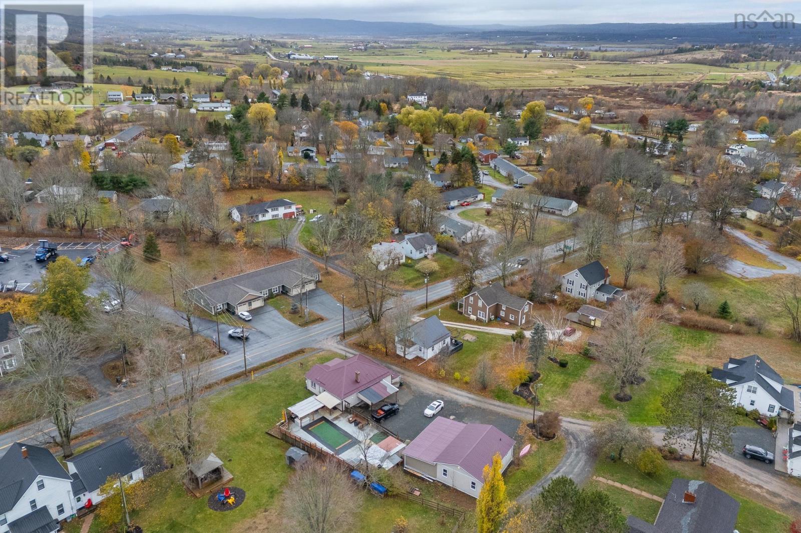 1589 King Street, Windsor, Nova Scotia  B0N 2T0 - Photo 4 - 202528124