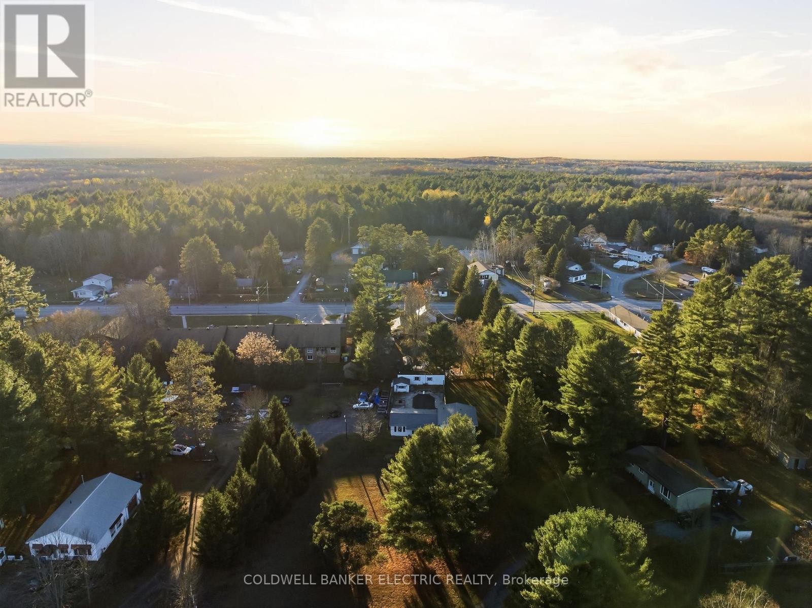 62 Airport Road, Addington Highlands, Ontario  K0H 2G0 - Photo 3 - X12552780