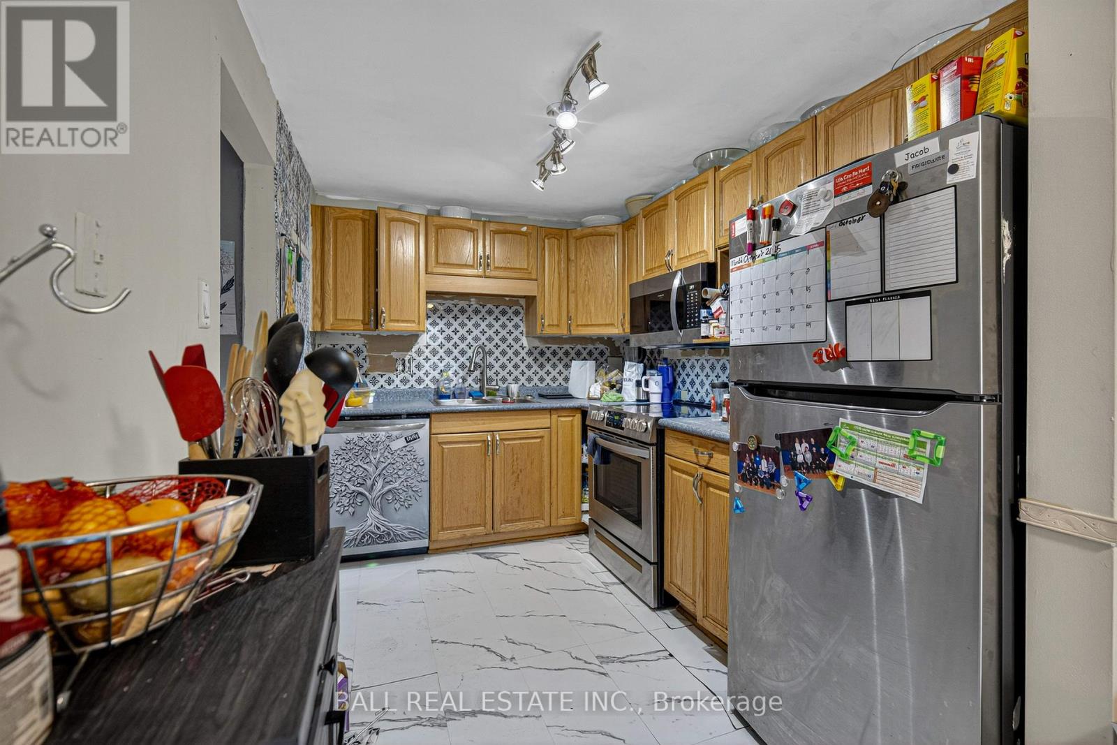 2131 Walker Avenue, Peterborough, Ontario  K9L 1T6 - Photo 7 - X12552928