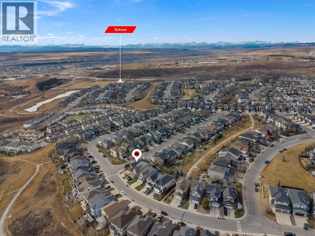 204 Sunset View, Cochrane, Alberta  T4C 0E9 - Photo 4 - A2268934