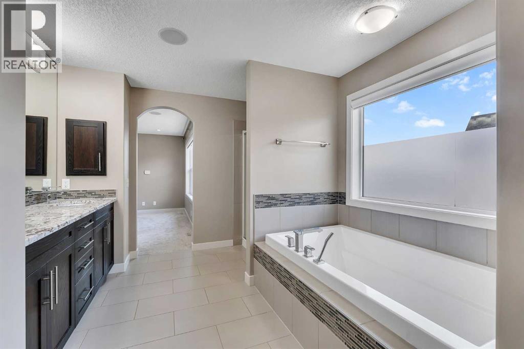 204 Sunset View, Cochrane, Alberta  T4C 0E9 - Photo 30 - A2268934