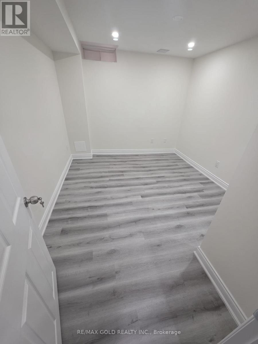 1081 Urell Way, Milton, Ontario  L9T 8V5 - Photo 3 - W12552632