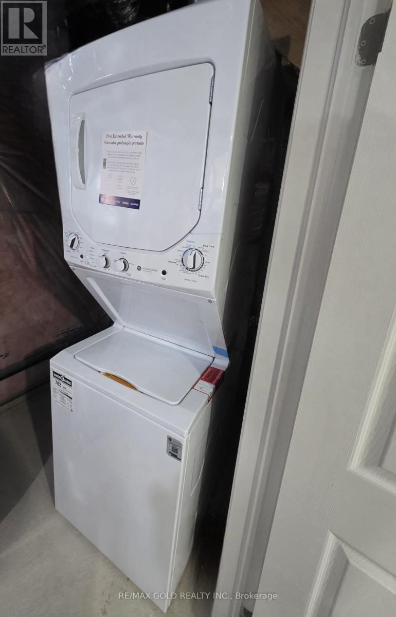 1081 Urell Way, Milton, Ontario  L9T 8V5 - Photo 9 - W12552632