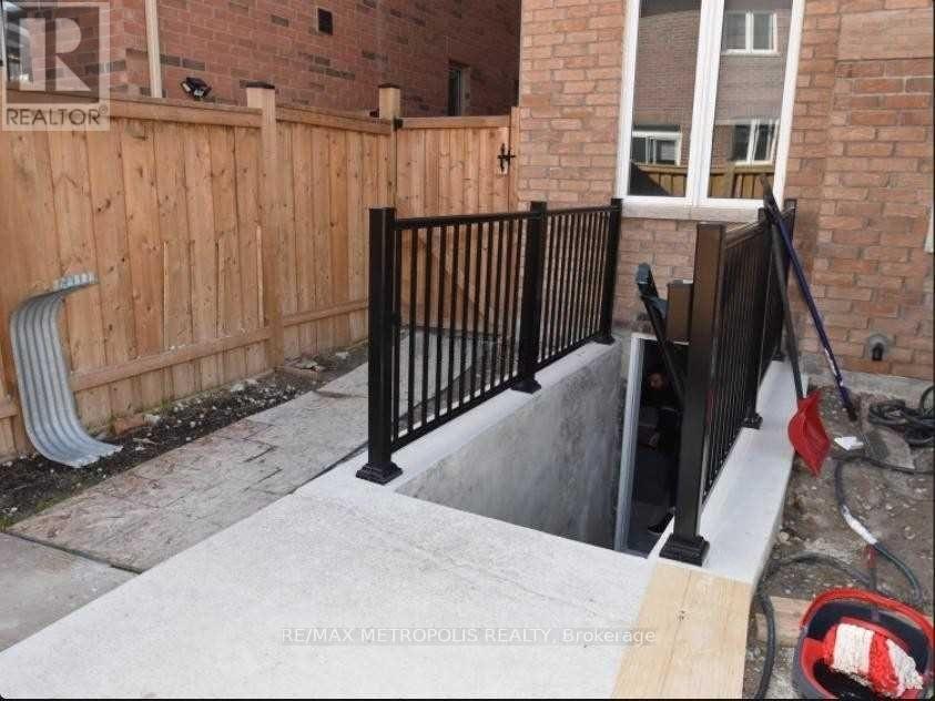 Bsmt - 25 Frampton Road, Brampton, Ontario  L7A 0G1 - Photo 9 - W12552644