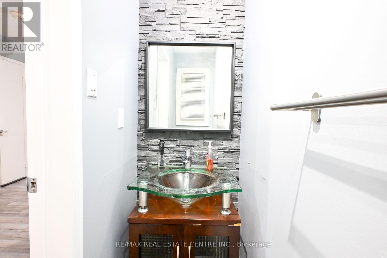 51 - 1484 Torrington Drive, Mississauga, Ontario  L5V 1Y2 - Photo 10 - W12552652