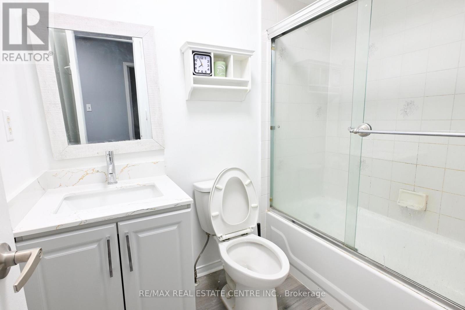 51 - 1484 Torrington Drive, Mississauga, Ontario  L5V 1Y2 - Photo 22 - W12552652