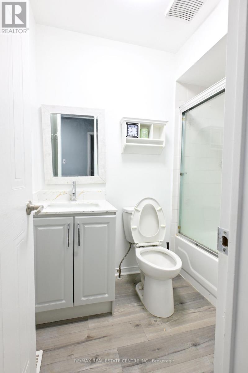 51 - 1484 Torrington Drive, Mississauga, Ontario  L5V 1Y2 - Photo 23 - W12552652