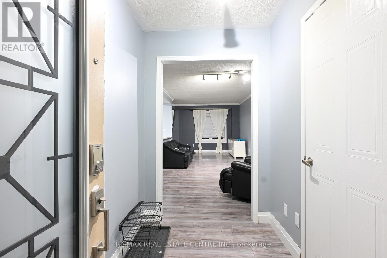 51 - 1484 Torrington Drive, Mississauga, Ontario  L5V 1Y2 - Photo 8 - W12552652