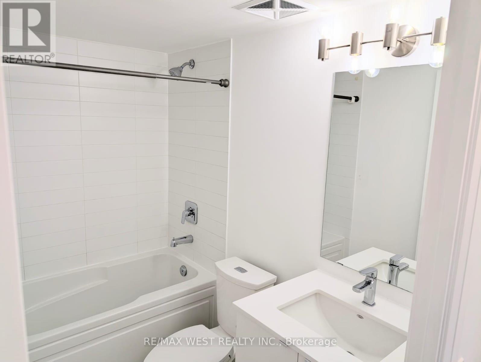 1710 - 1461 Lawrence Avenue, Toronto, Ontario  M6L 0A6 - Photo 17 - W12552686