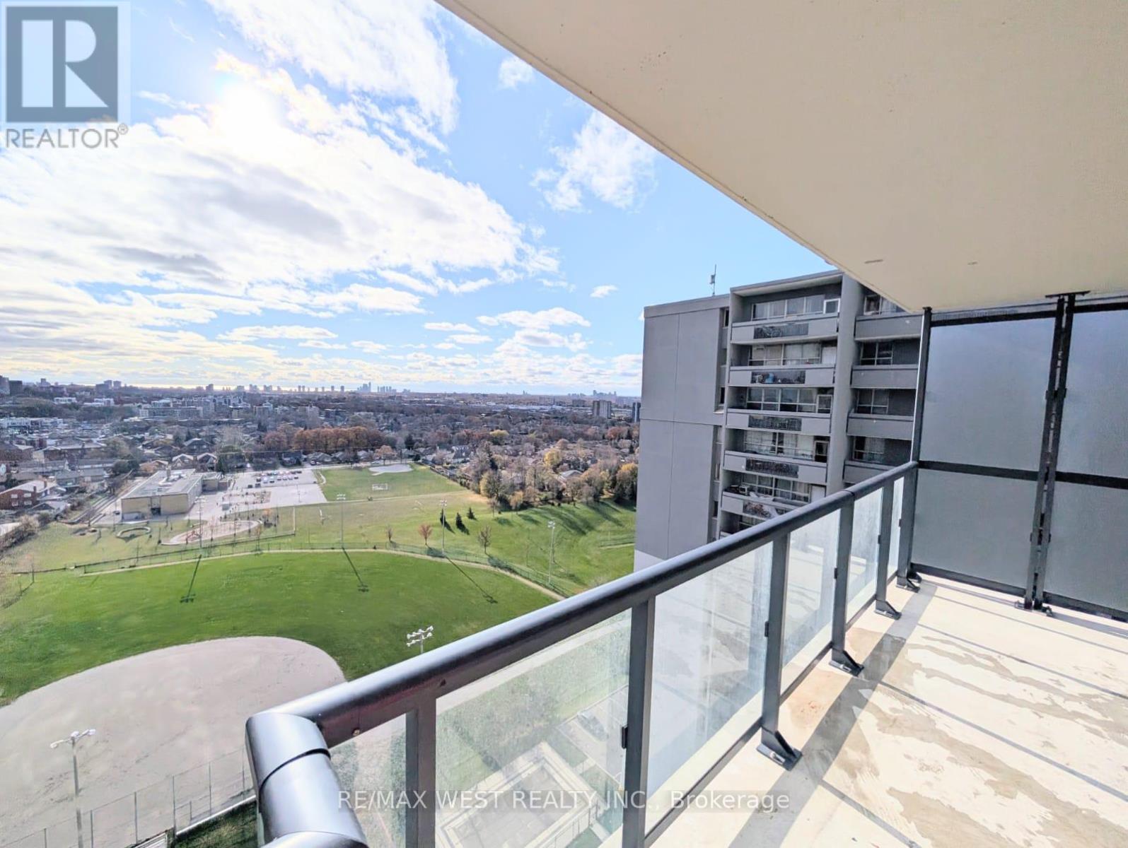 1710 - 1461 Lawrence Avenue, Toronto, Ontario  M6L 0A6 - Photo 7 - W12552686