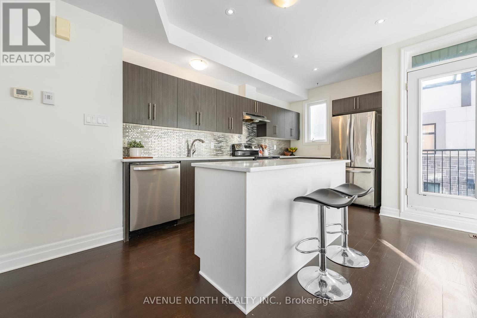 938 Woodroffe Avenue, Ottawa, Ontario K2A 3R7 - Photo 17 - X12552848