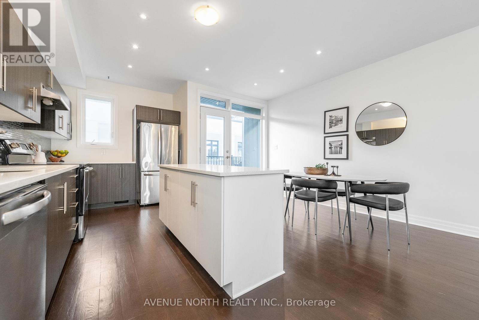 938 Woodroffe Avenue, Ottawa, Ontario K2A 3R7 - Photo 20 - X12552848