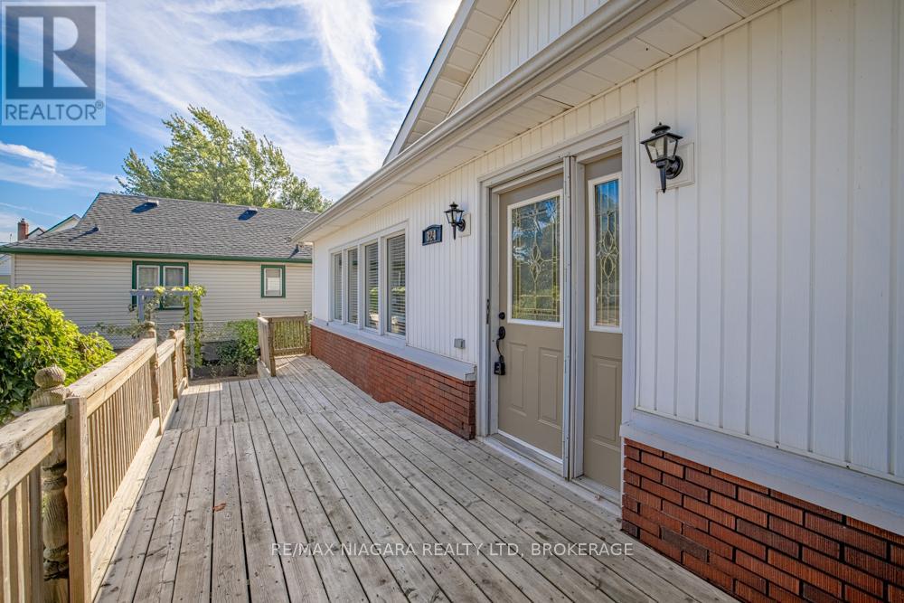 324 Linwell Road, St. Catharines, Ontario  L2N 1T4 - Photo 4 - X12552762