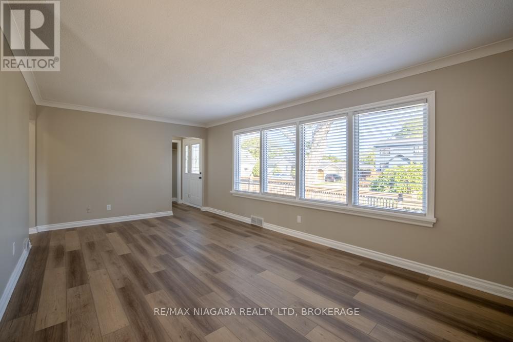 324 Linwell Road, St. Catharines, Ontario  L2N 1T4 - Photo 8 - X12552762