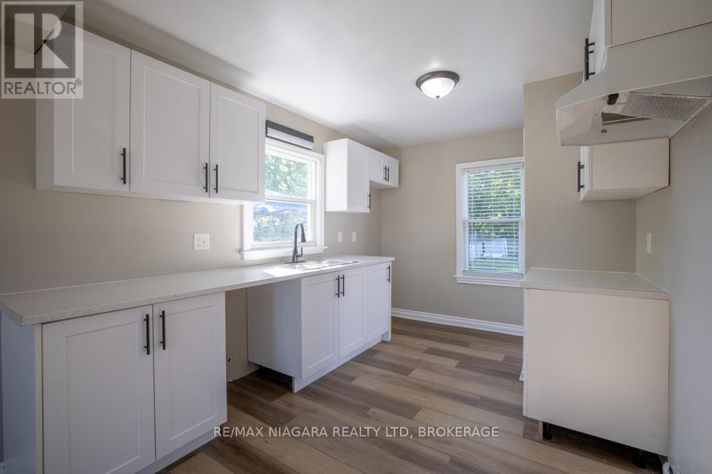 324 Linwell Road, St. Catharines, Ontario  L2N 1T4 - Photo 9 - X12552762